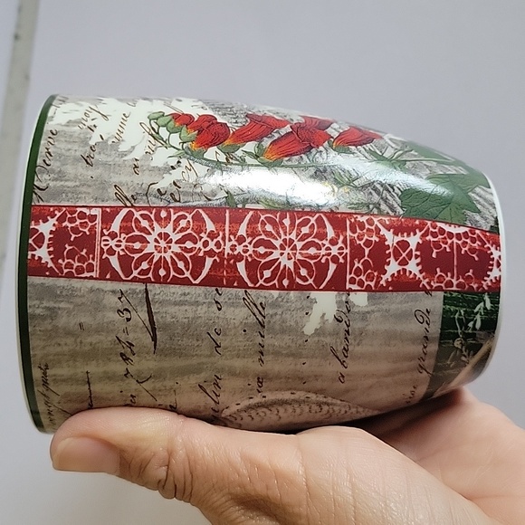 Great White Owl, Ceramic mug, bird lover, animal mug. Floral Theme. - Picture 6 of 11